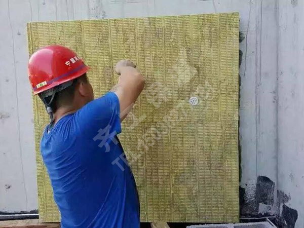 擠塑板是如何實現(xiàn)保溫效果的？