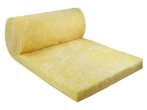 玻璃棉的內部結構蓬松，整體密度較大