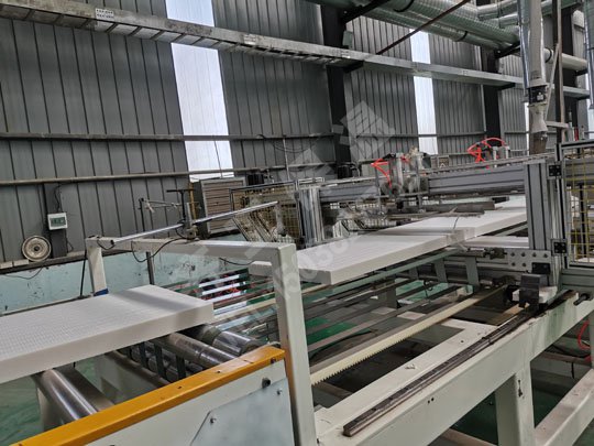 泡沫板吸水率和黏結強度會對保溫效果產(chǎn)生影響